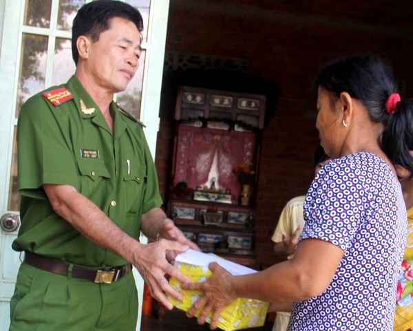 Ban ATGT Tây Ninh: Thăm hỏi nạn nhân và gia đình có người thân bị tai nạn giao thông 